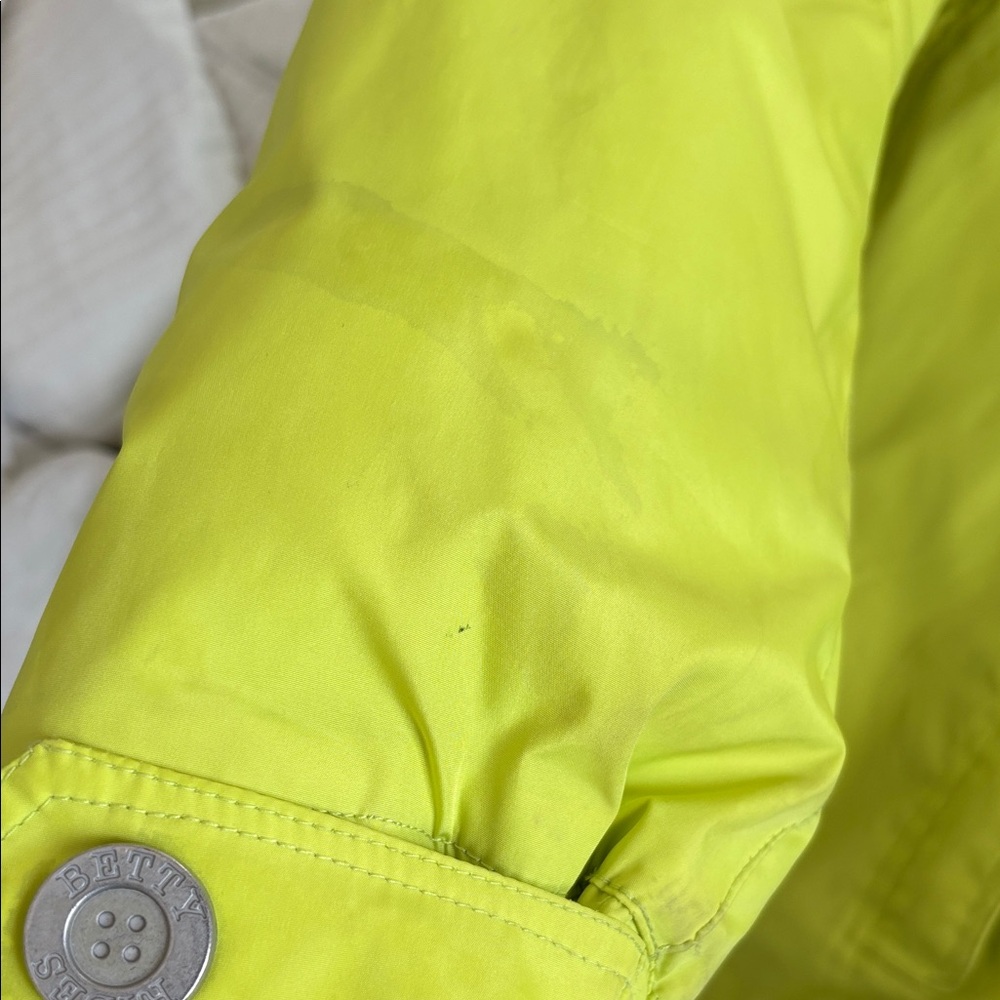 Women's Betty Rides Snowboarding Jacket - Picture 11 of 14